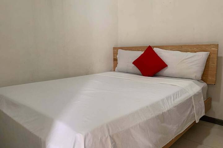 Room 14 of 37