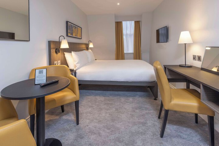 Room 16 of 48