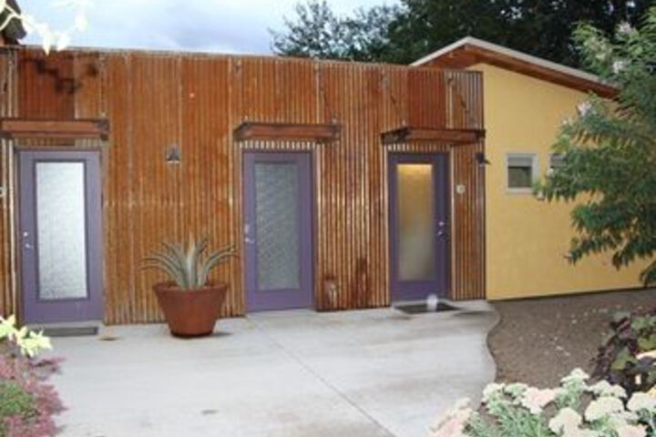Hotel Exterior 7 of 26