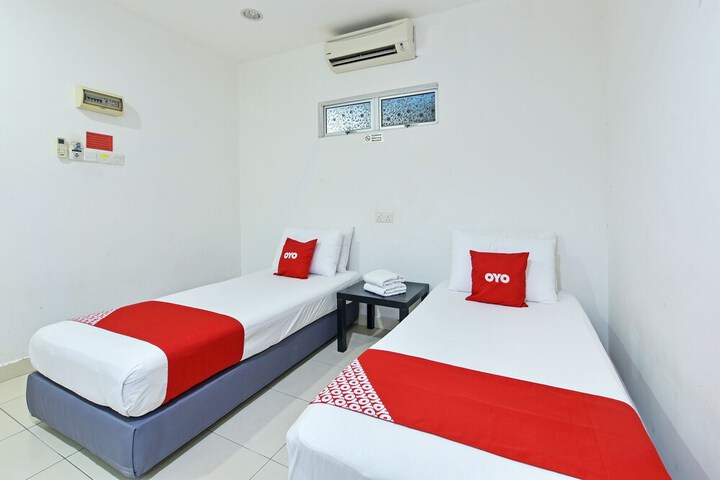 Room 9 of 28