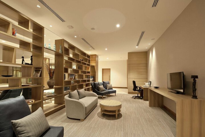 Business Center 74 of 101