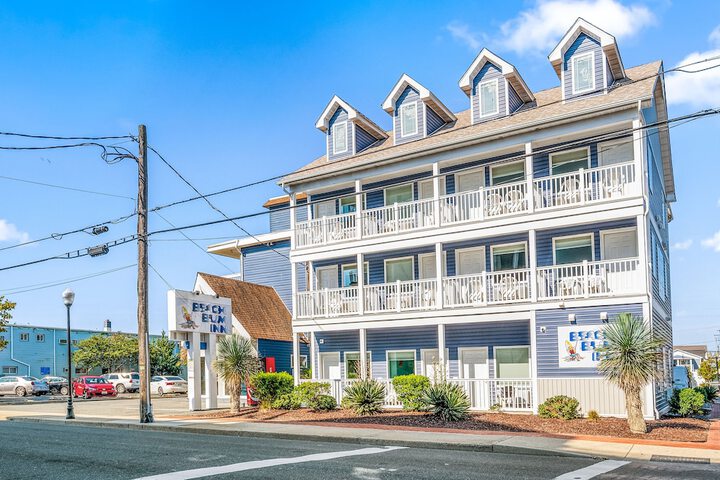 Exterior of Beach Bum Inn