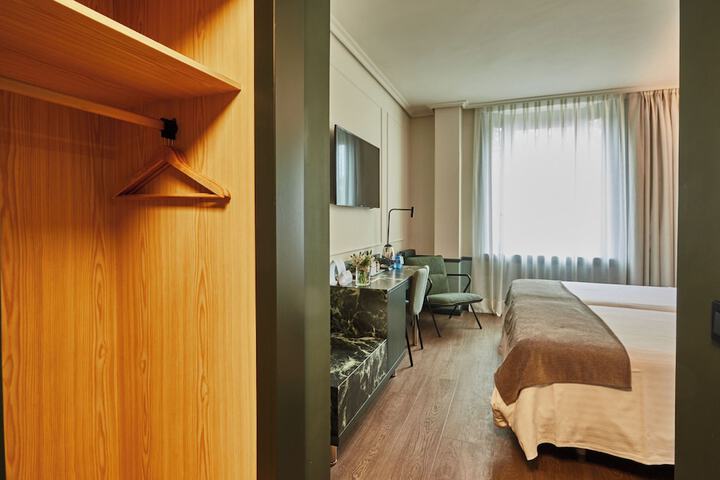 Room 35 of 121