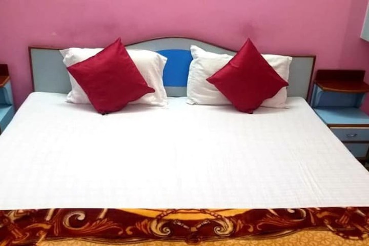Room 8 of 10