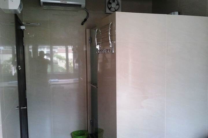 Room 6 of 19