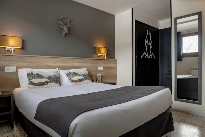 Room 10 of 76