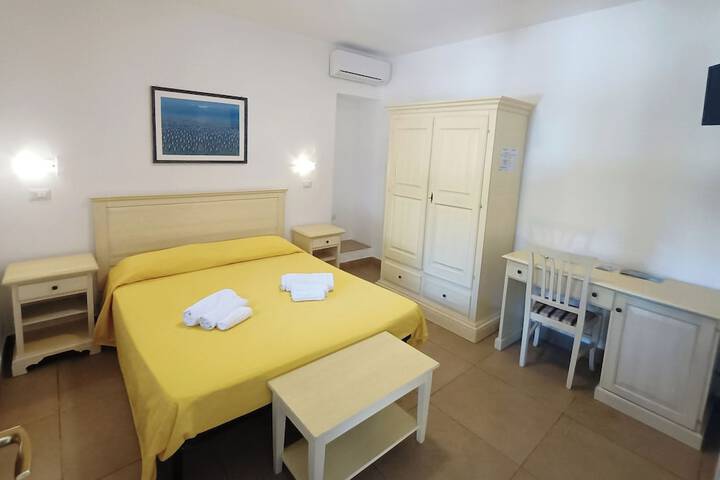 Room 34 van 79