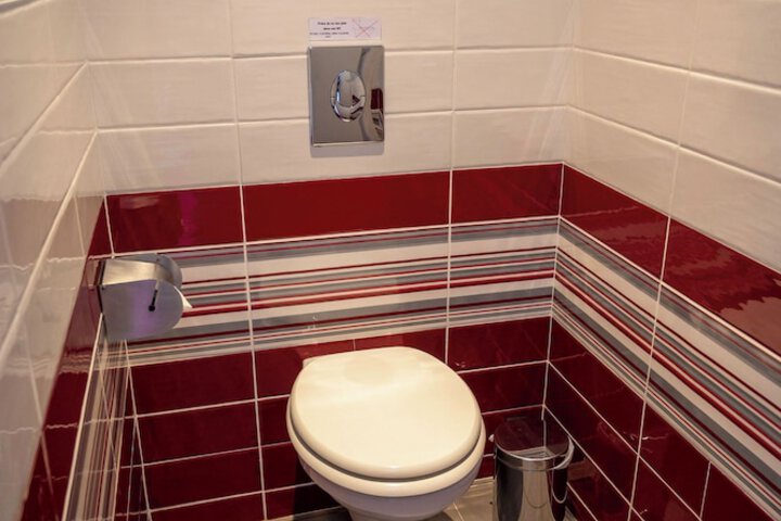 Room 35 of 69