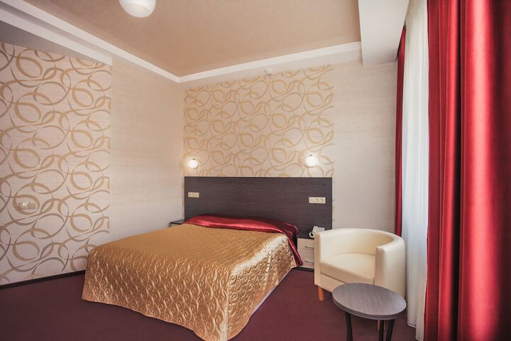 Room 9 of 42