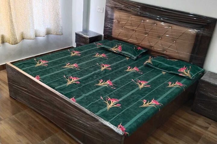 Room 8 of 35
