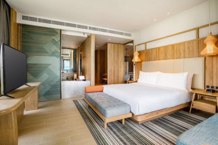 Room 2 of 205