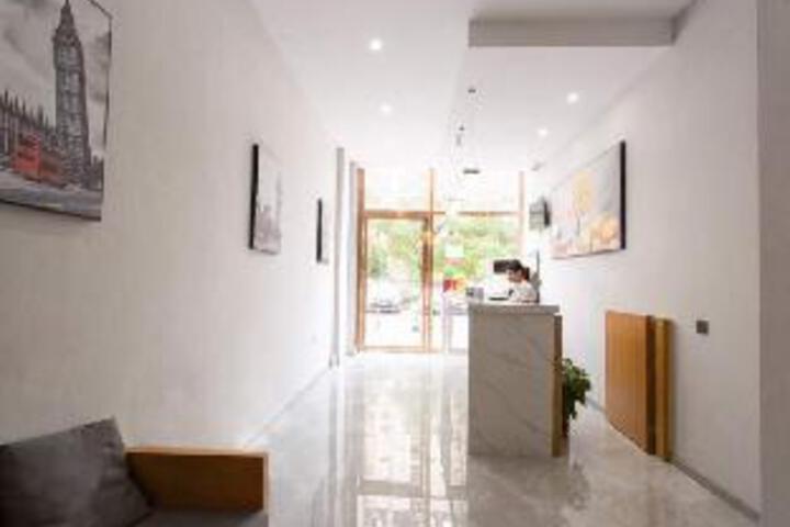 JiaGe Business Hotel