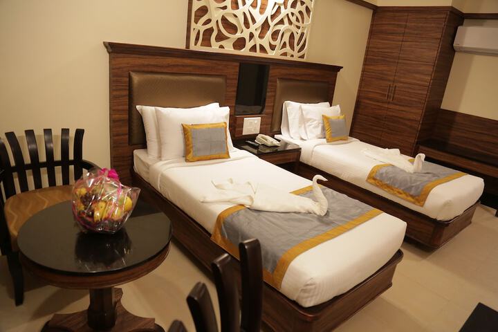 Room 9 of 26