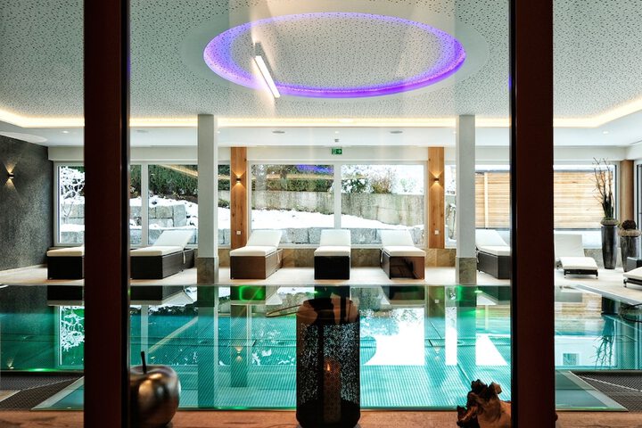 Pool 25 of 82