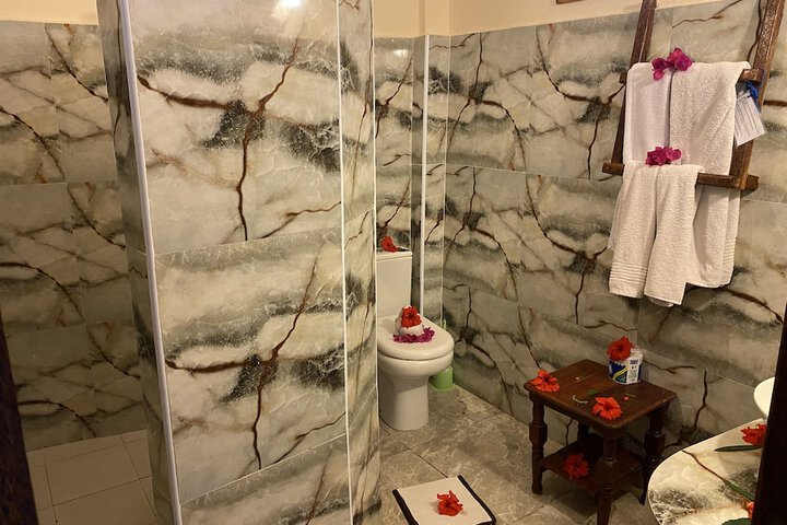 Room 12 of 27