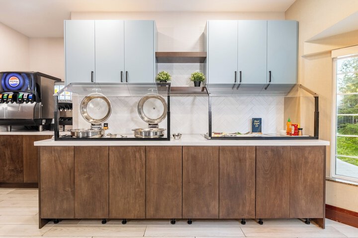 Breakfast/Coffee Service 33 of 42