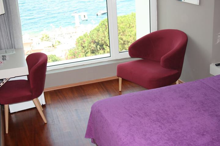 Room 44 of 253