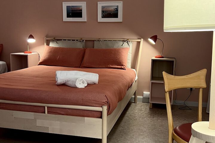 Room 32 of 69