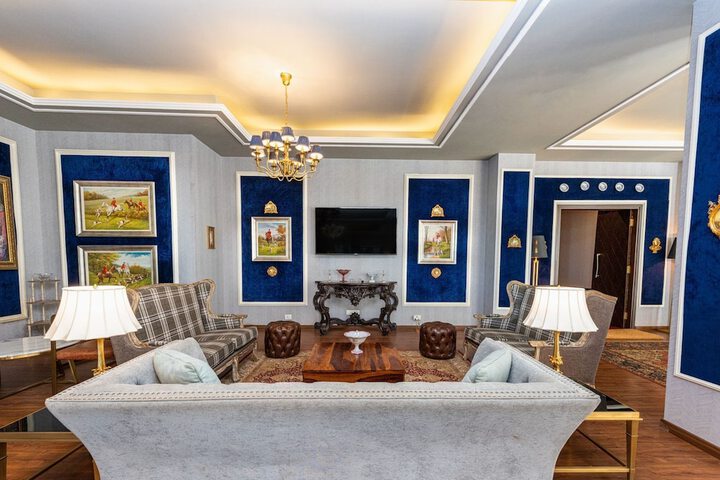 Lounge 69 of 81