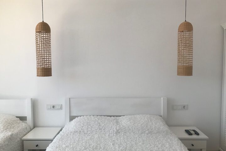 Room 2 of 67