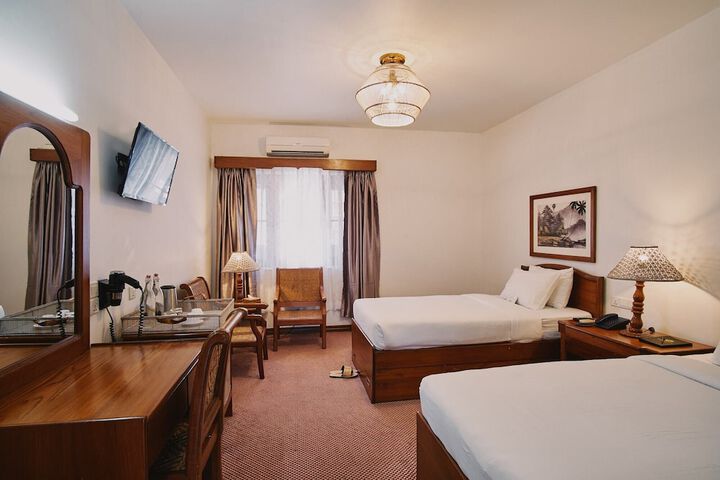 Room 6 of 73