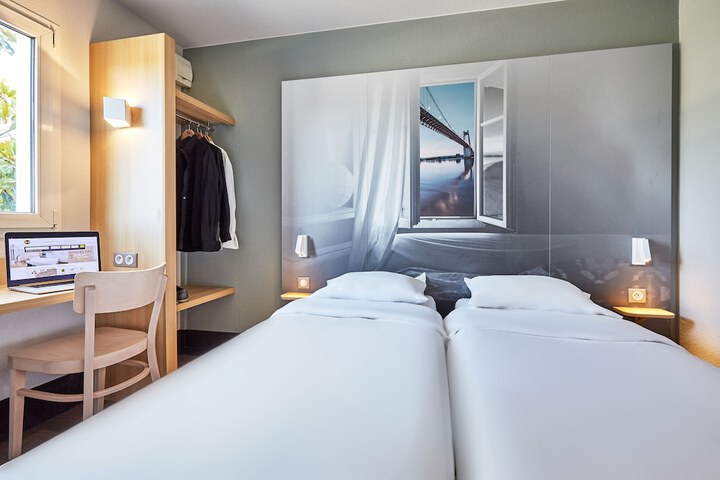Room 8 of 47