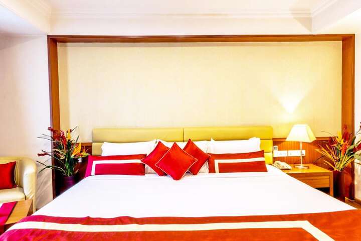 Room 15 of 38