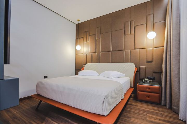 Room 17 of 48