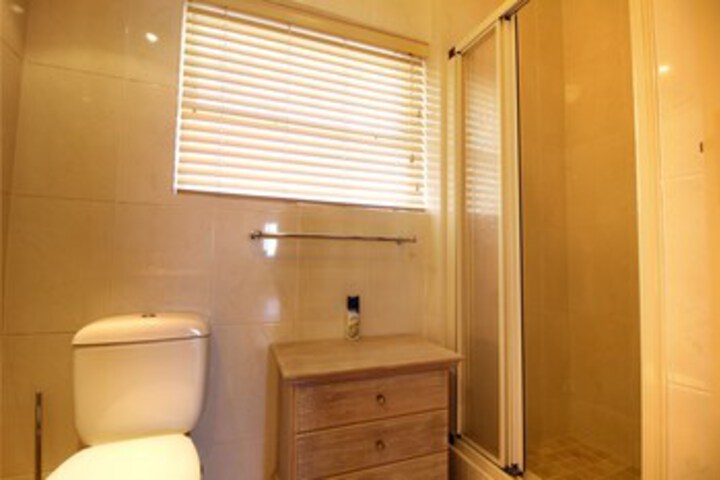 Room 2 of 20