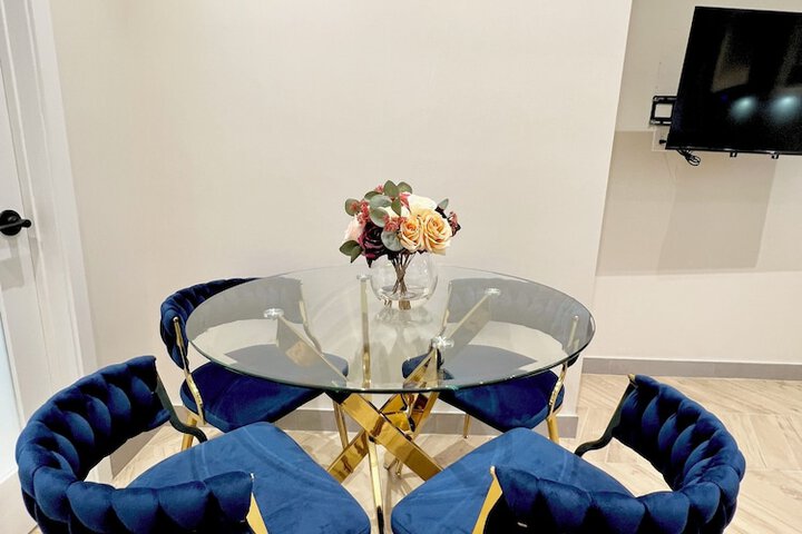 Room 14 of 28