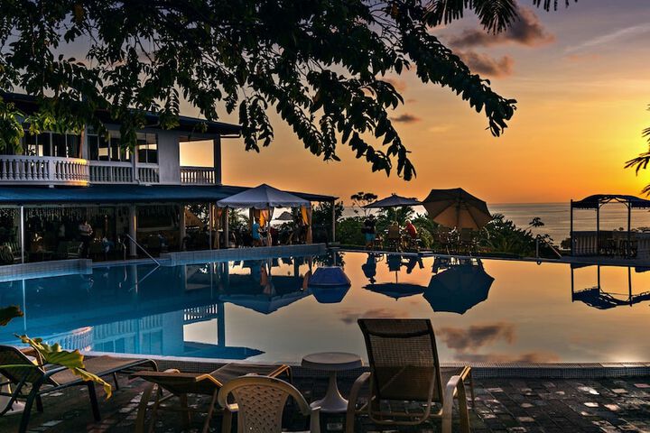 Hotel Pool