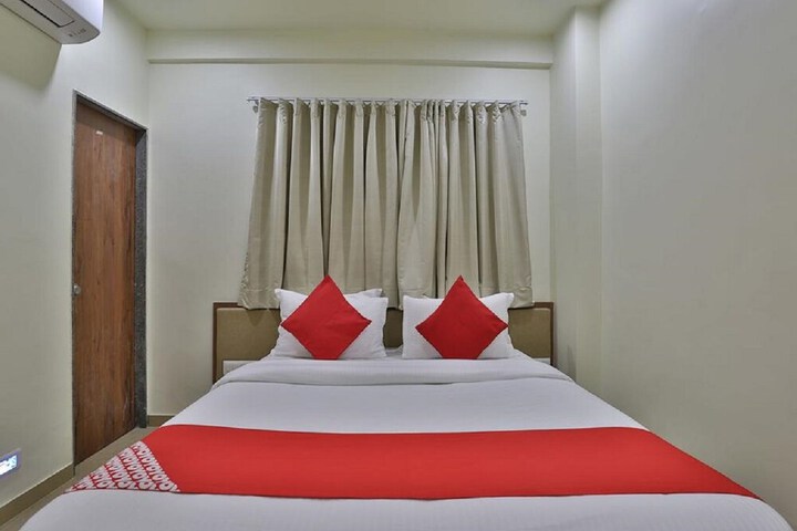 Room 3 of 16
