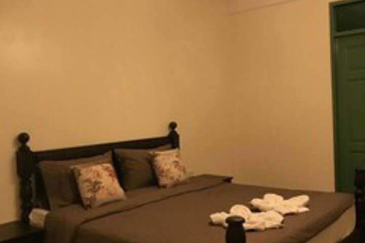 Room 12 of 21