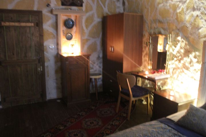 Room 28 of 61