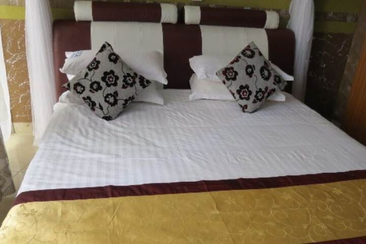 Room 10 of 25