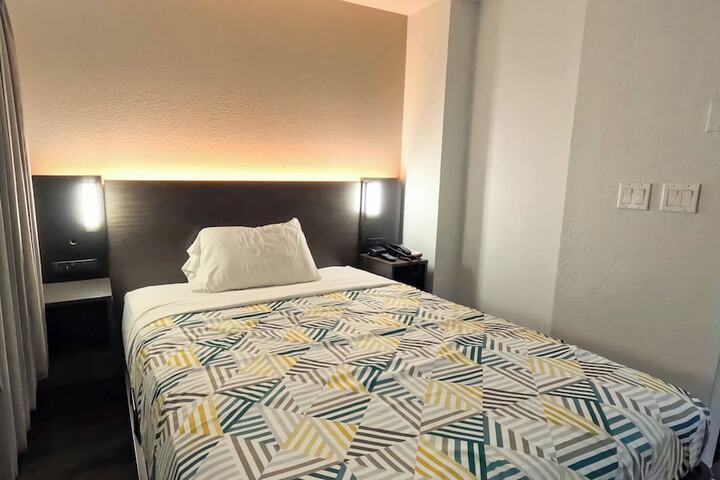 Room 5 of 18