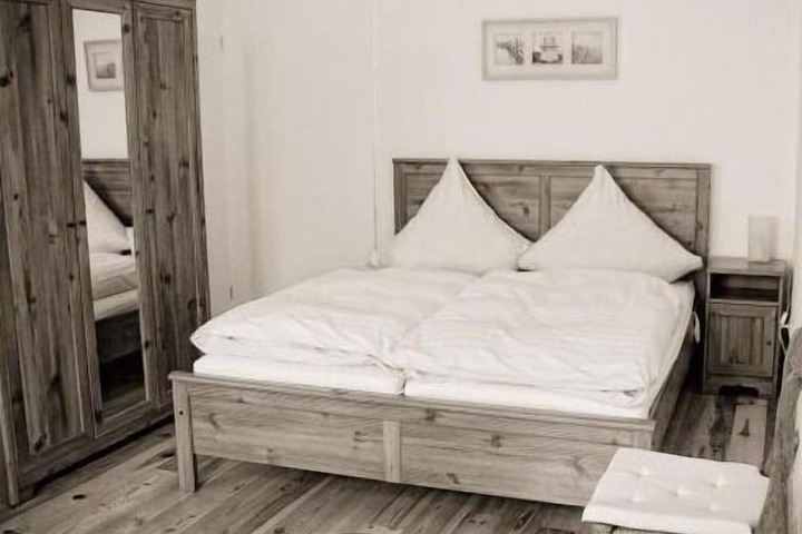 Room 6 of 62