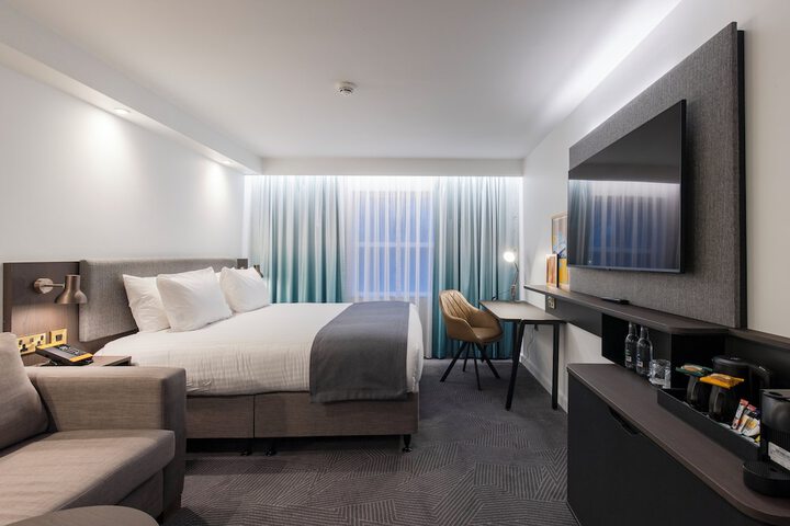 Room 10 of 53