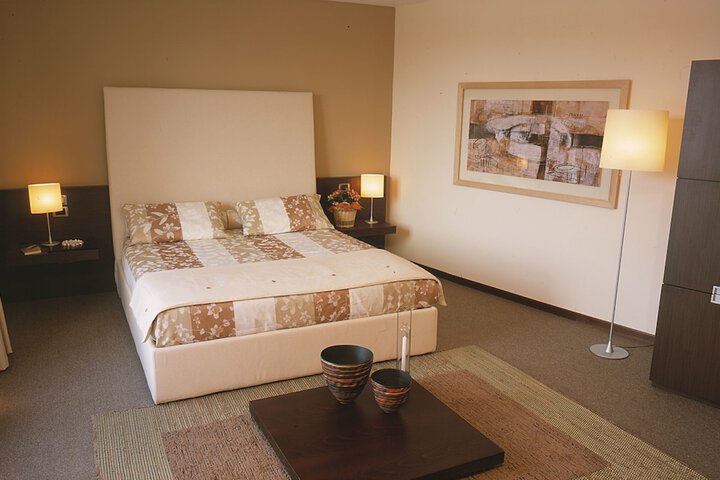 Room 6 of 35