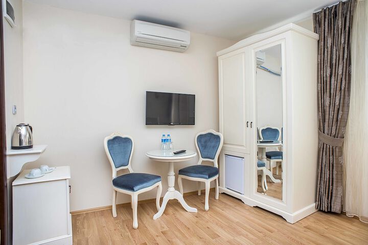 Room 11 of 66