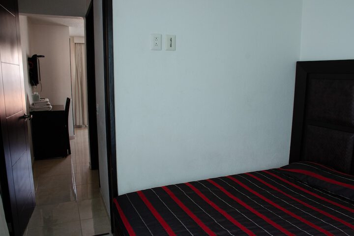 Room 3 of 44