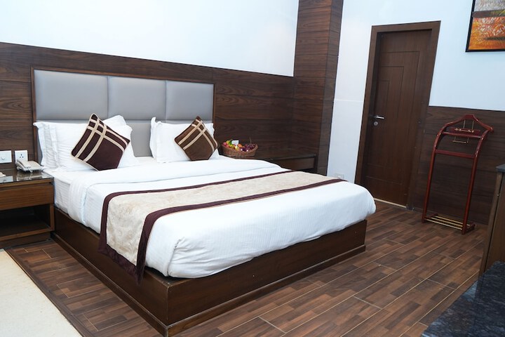 Room 25 of 61