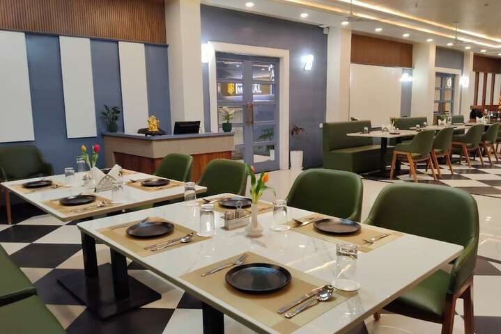 Dining 22 of 26