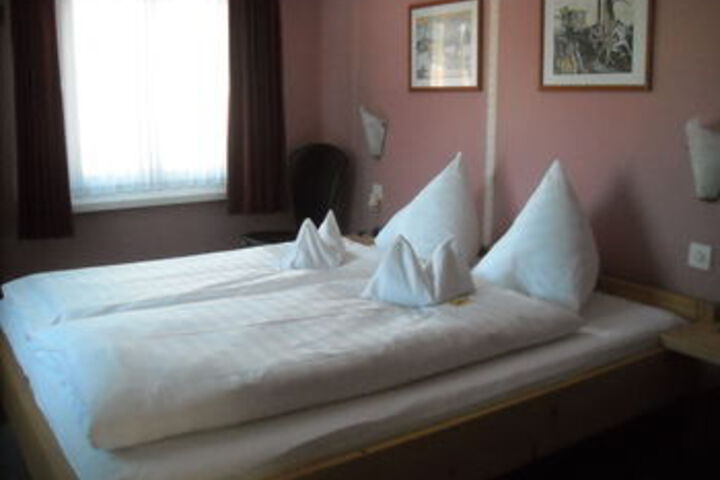Room 35 of 81