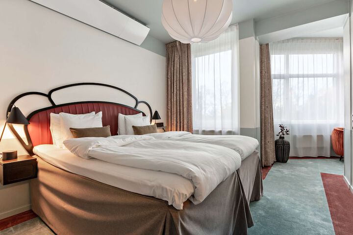 Room 34 of 90