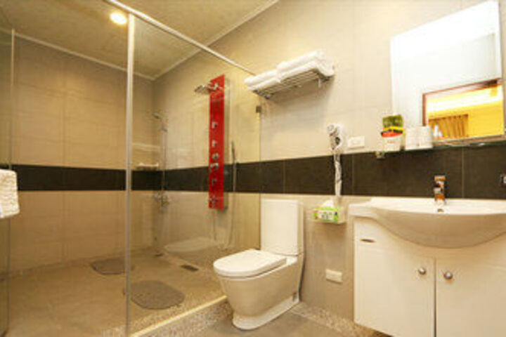 Room 5 of 20