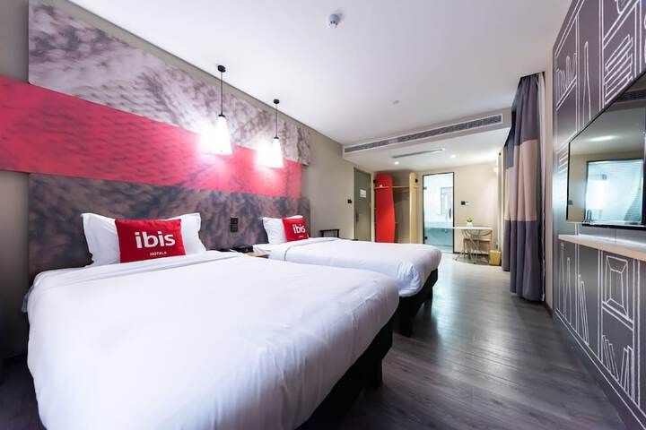 Room 2 of 23