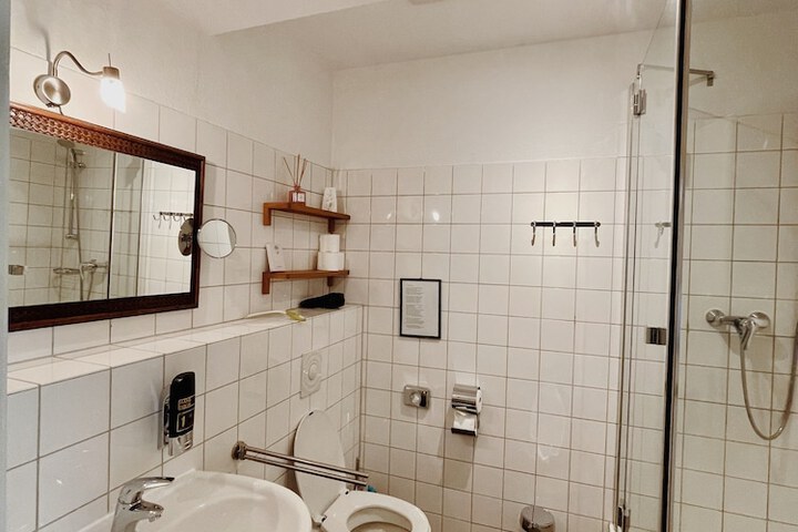 Room 116 of 131