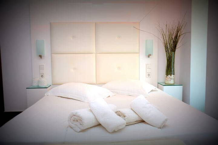 Room 25 of 38