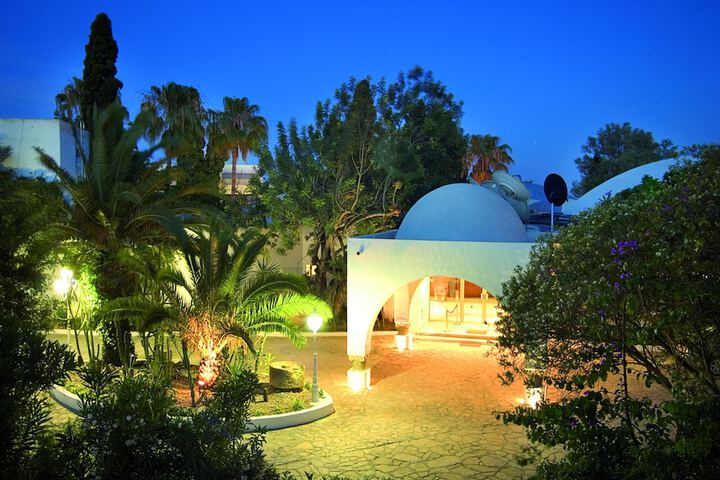 Hotel 74 of 88